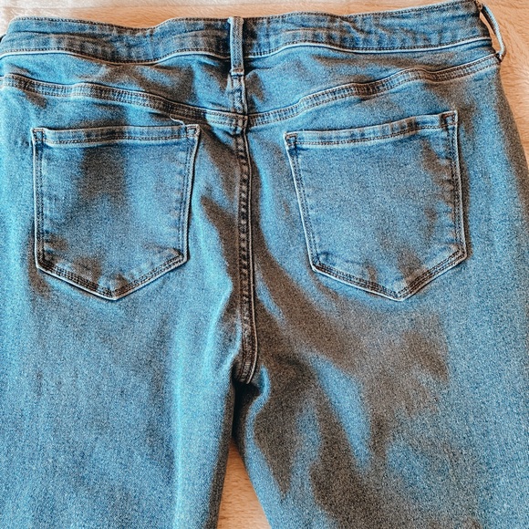 Jeans - Picture 2 of 3